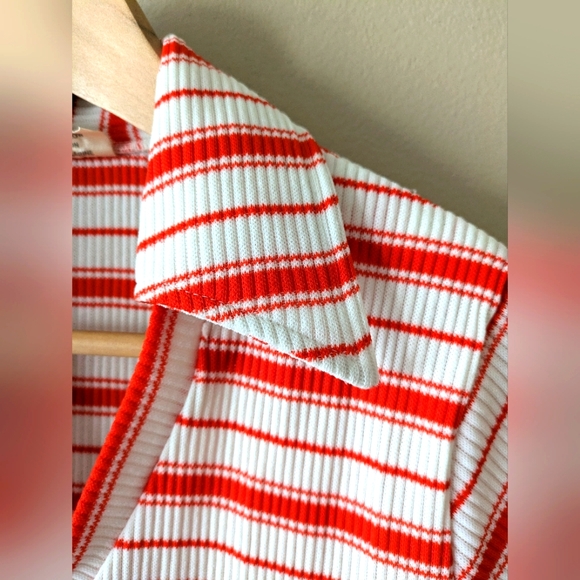 Vintage Kmart Polyester Short Sleeve Stretch V-Neck Collared Top - Picture 4 of 6